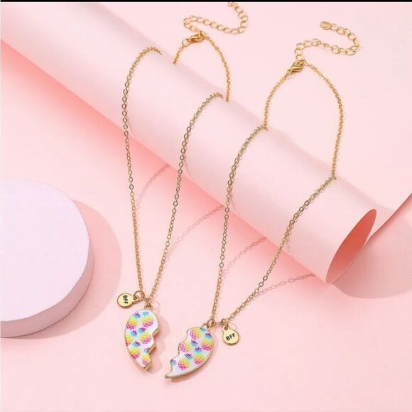 New BEST FRIENDS PINEAPPLE HEART NECKLACE SET - Picture 3 of 8